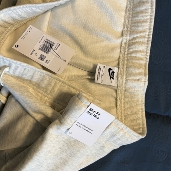 Women's Nike Sweatpants - Picture 3 of 3